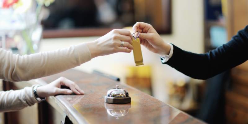 Woda w pokoju hotelowym