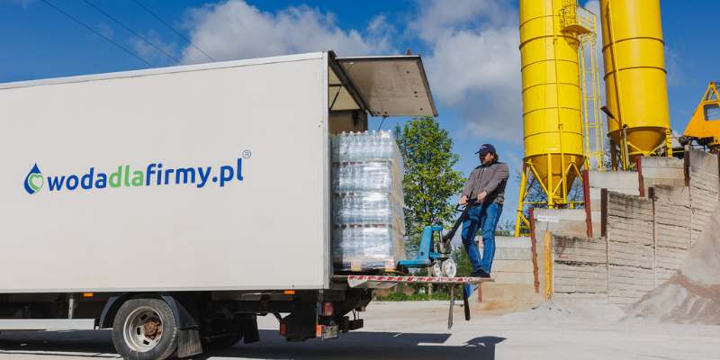 Ile wody dla pracownika w upały